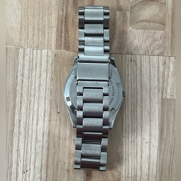 Seiko SQ Vintage Men’s Watch Stainless Bracelet Case Dial Day Date Window - Picture 12 of 16